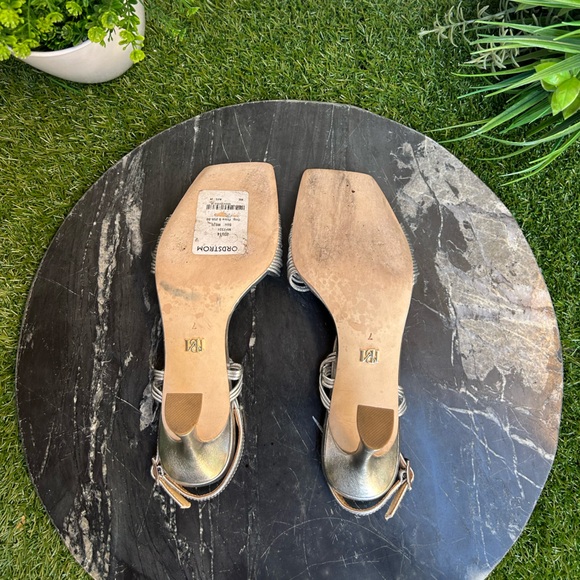 BADGLEY MISCHKA
Carmine Leather Knot-Detail Slingback Sandal SILVER SZ 7 - Picture 17 of 17